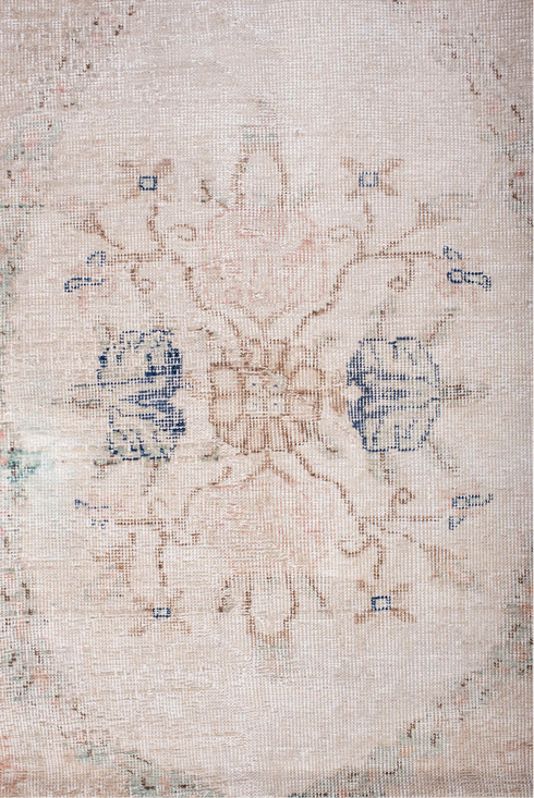 Vintage Sparta Area Rug (7' x 9')